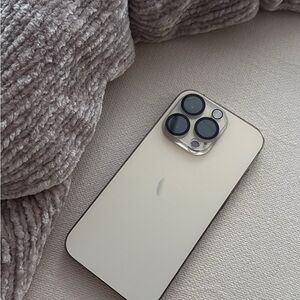 Apple Smartphone with Triple Lens - Cream